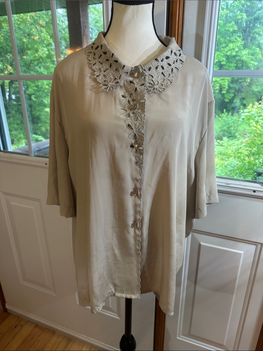 Vintage Distinction Women's Grey Floral Cutout Collar Button-Front Top